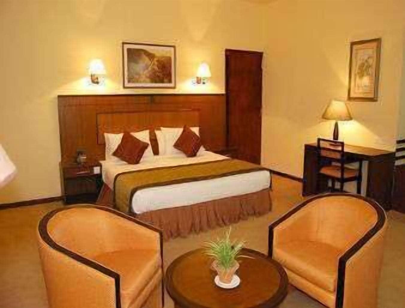 Ramada Katunayaka Habitación foto
